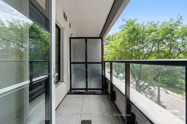 20 Fred Varley Dr #219, Markham 4
