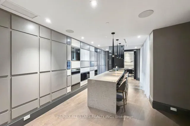 20 Fred Varley Dr #219, Markham 3