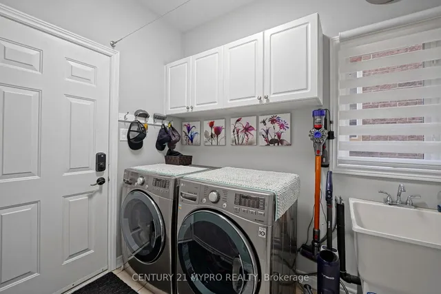 225 Silver Maple Rd, Richmond Hill 2