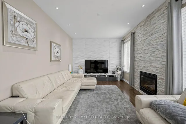 225 Silver Maple Rd, Richmond Hill 3