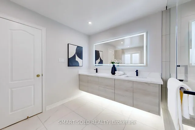 31 Black Walnut Cres, Richmond Hill 4