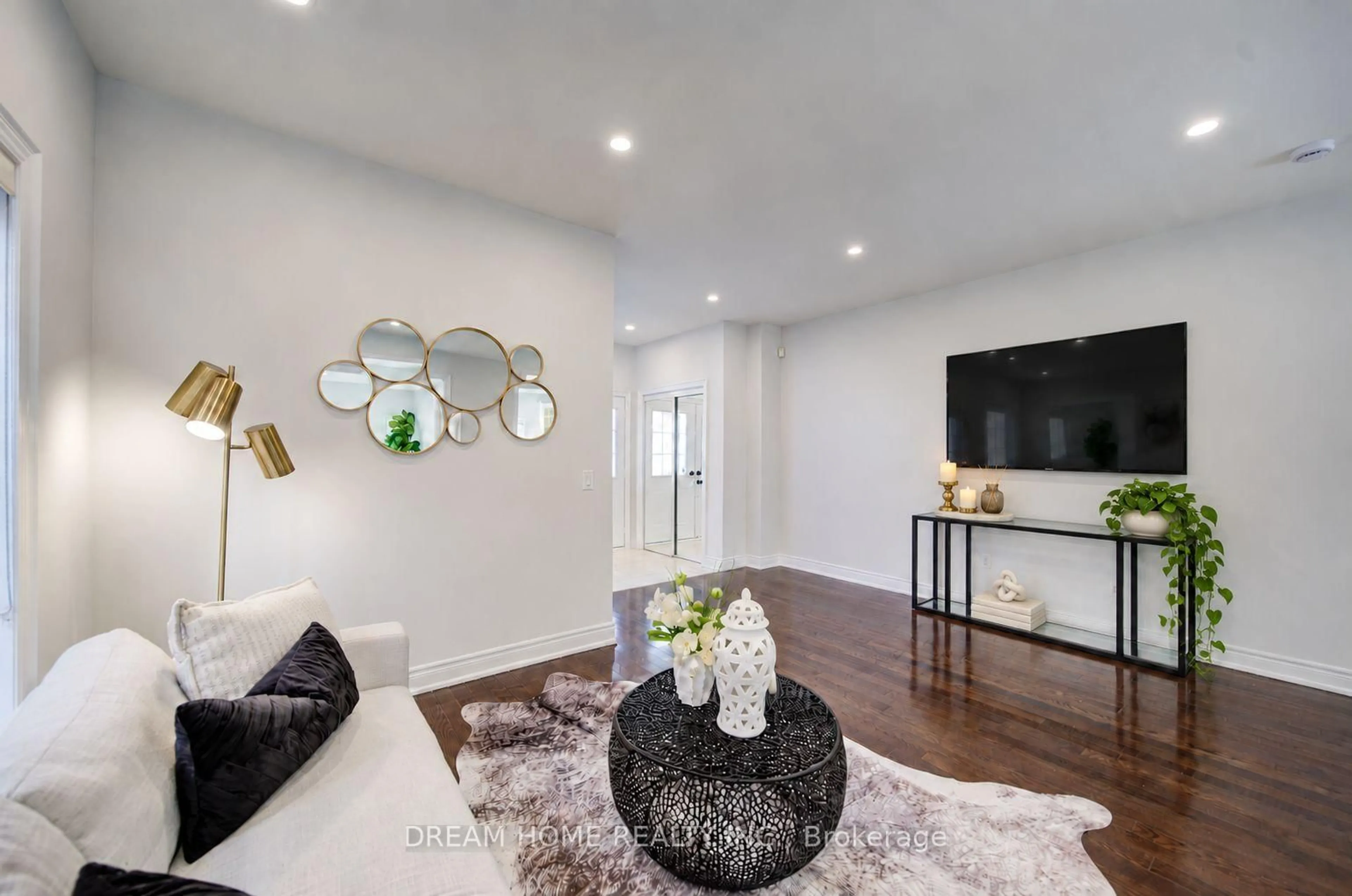 trreb/IMG-N14004134_1e66eb0c-6e18-474a-abb9-b8626806fa5b-l.jpg