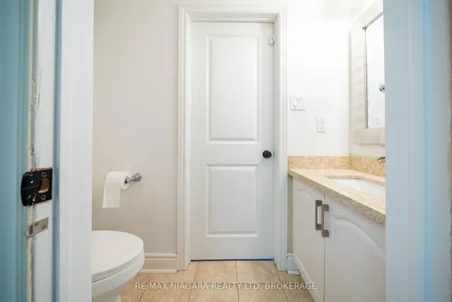 2 Aitken Circ, Markham 4