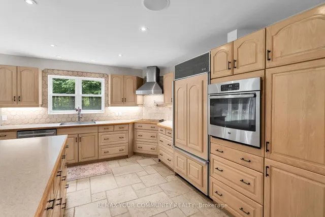 273 Wees Rd, Uxbridge 5