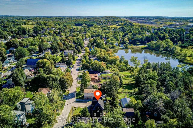 41 Valley Rd, Whitchurch-Stouffville 5