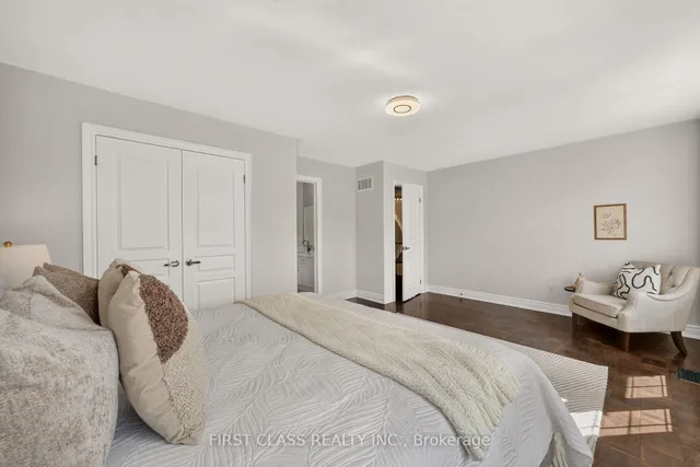 23 Lady Karen Cres, Vaughan 2