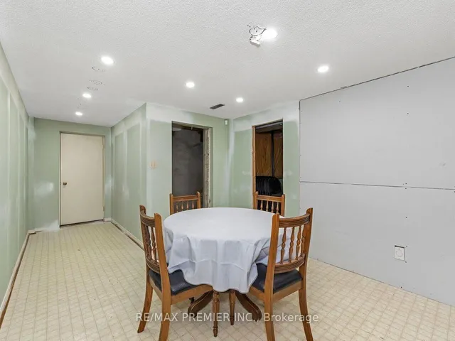 38 Spring Town Rd, Vaughan 4