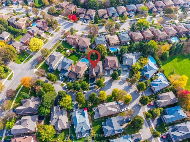 8 Mooreland Crt, Markham 5
