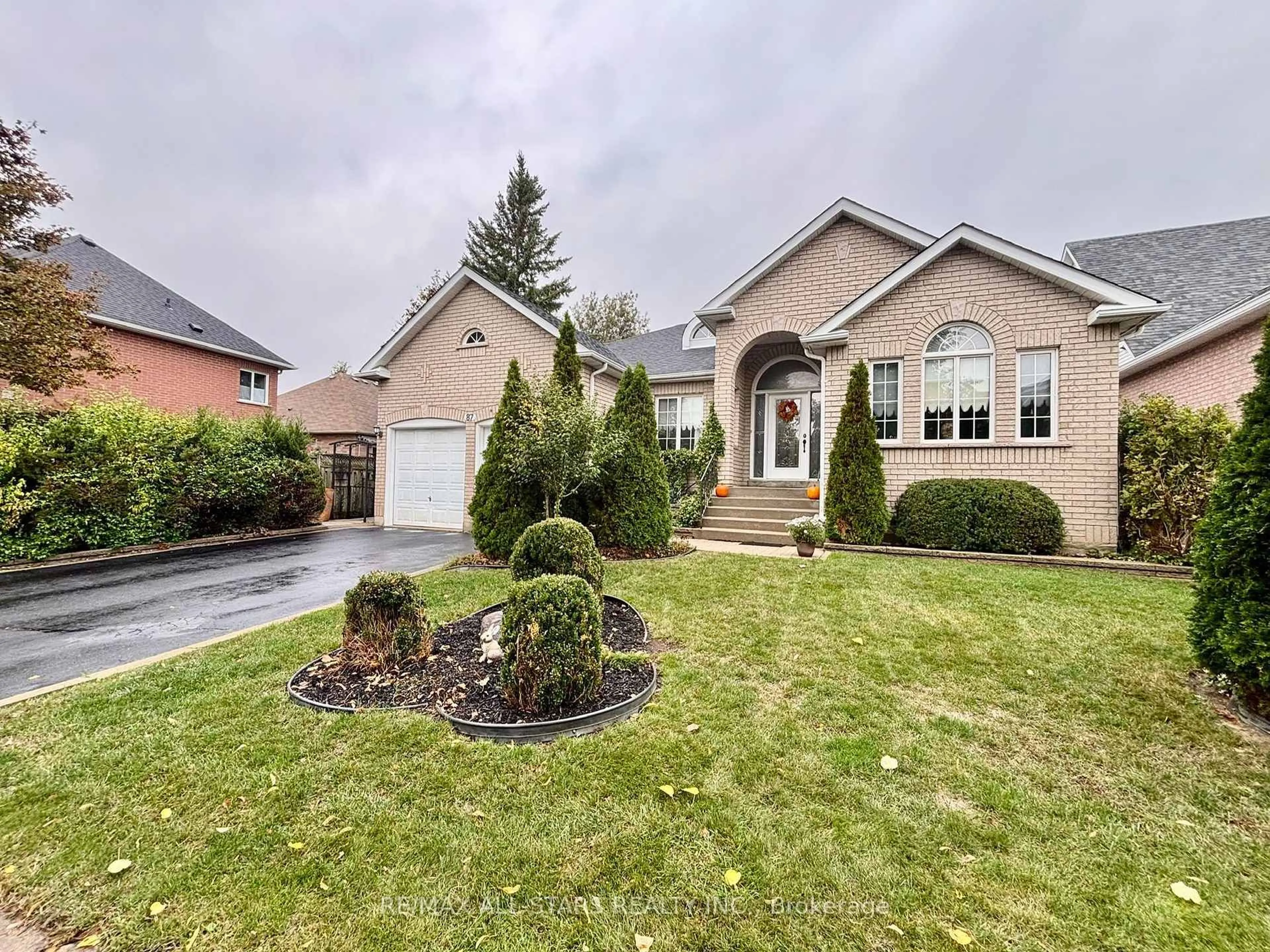 trreb/IMG-N14028058_f06e966a-3130-4f8f-9baf-2b3b780b6103-l.jpg