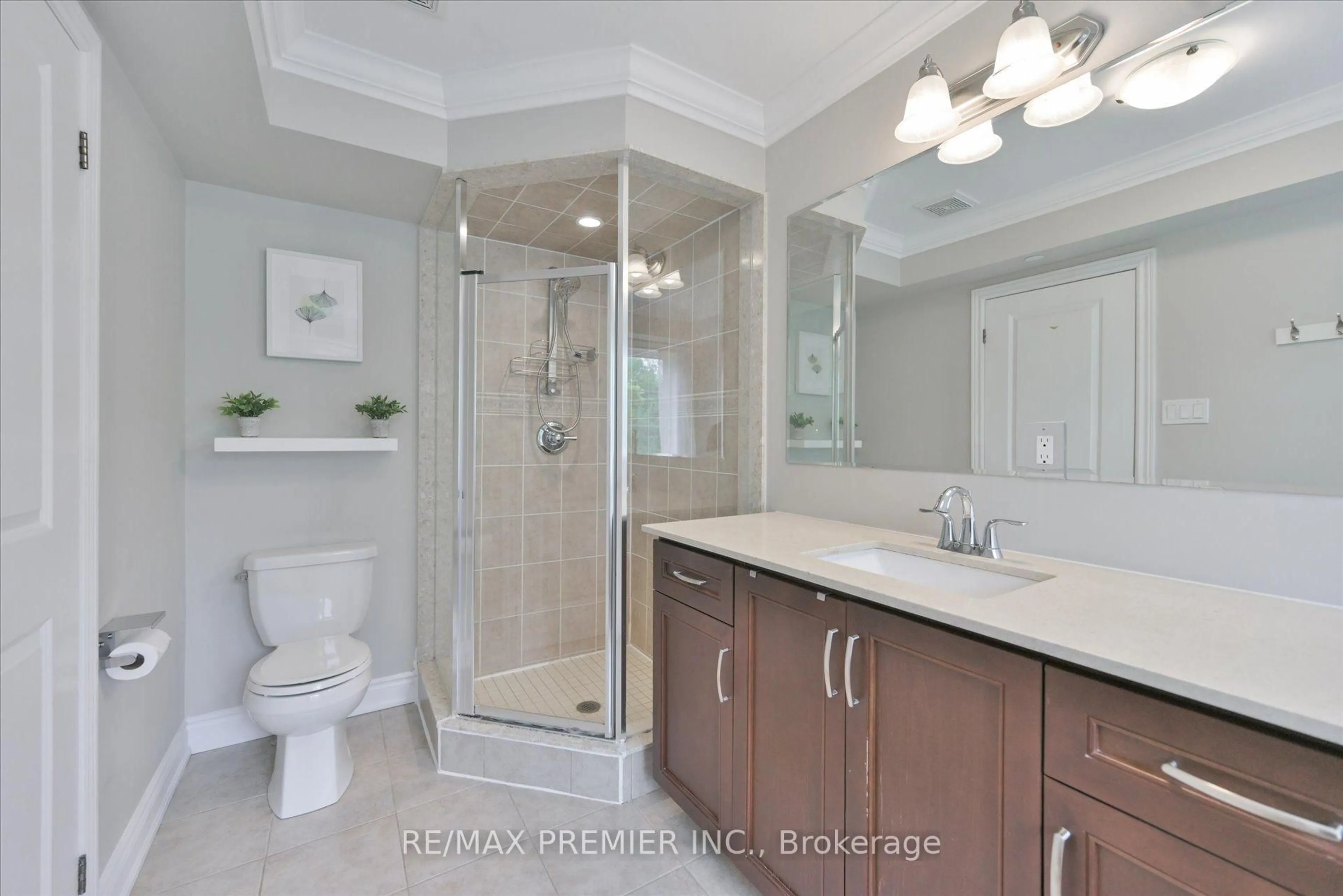 trreb/IMG-N14028474_2feb5b0a-0722-4b39-9fbe-d6759081f9fa-l.jpg