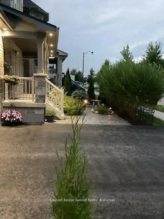 125 Gardiner Dr, Bradford West Gwillimbury 3