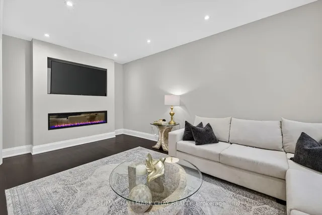 160 Golden Gate Circ, Vaughan 2