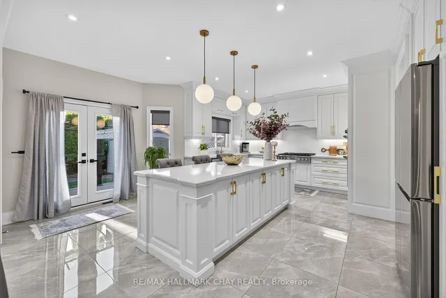 160 Golden Gate Circ, Vaughan 4