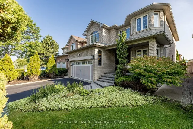 160 Golden Gate Circ, Vaughan 3