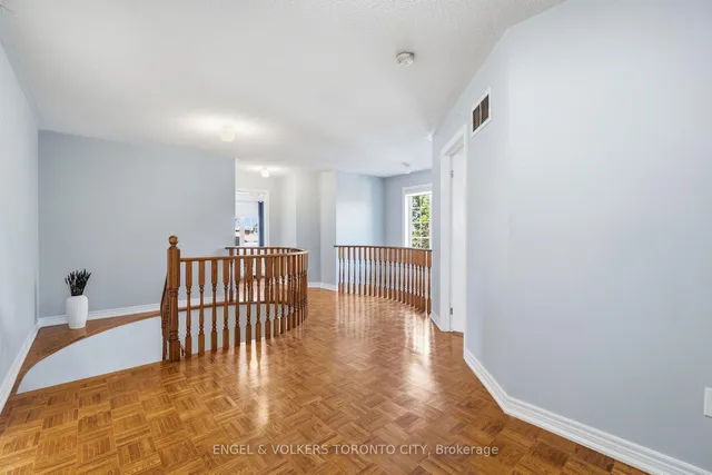 311 Maria Antonia Rd, Vaughan 3