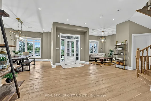 64 Manor Glen Cres, East Gwillimbury 4