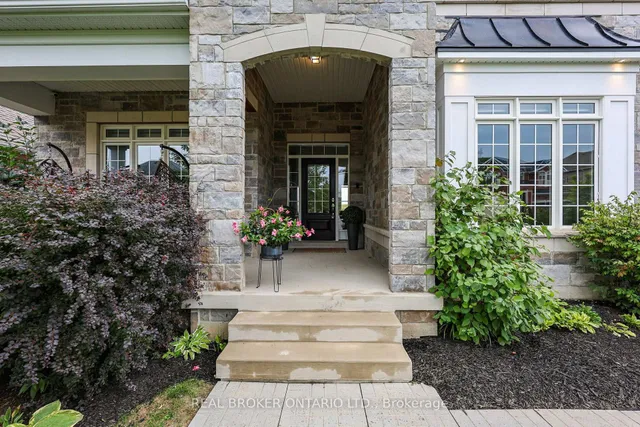 64 Manor Glen Cres, East Gwillimbury 2