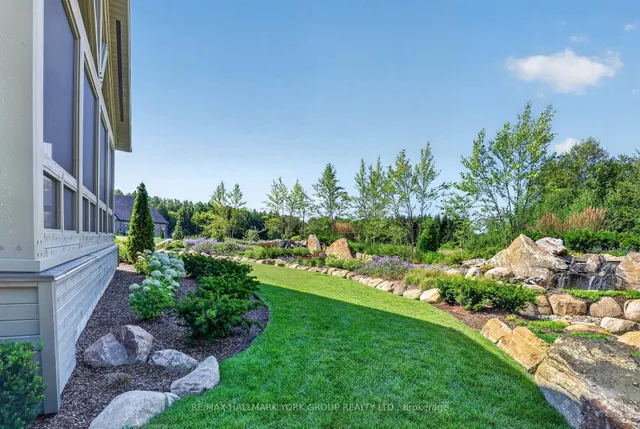 13 Newton Reed Cres, Uxbridge 5