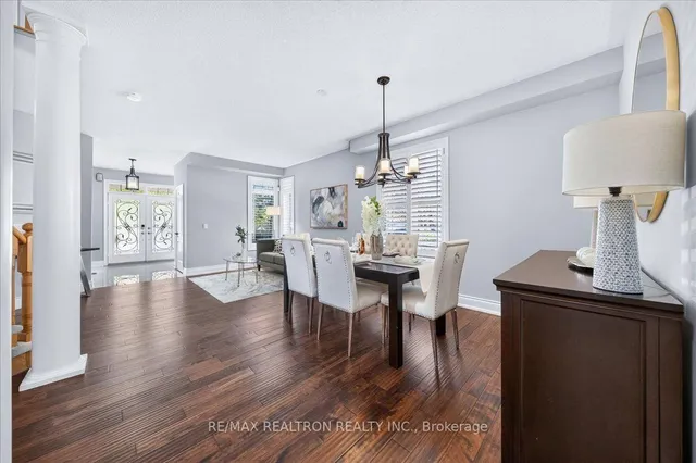 162 Estate Garden Dr, Richmond Hill 5