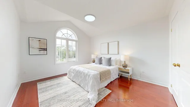 11 Melbourne Dr, Richmond Hill 4