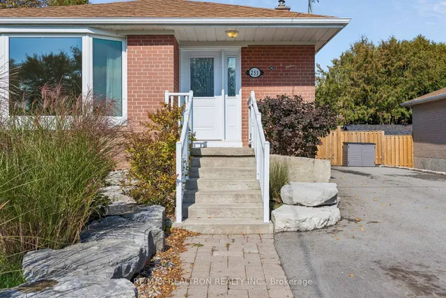 253 Silverbirch Dr, Newmarket 5