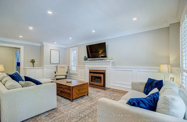 351 Fairway Gdns, Newmarket 4
