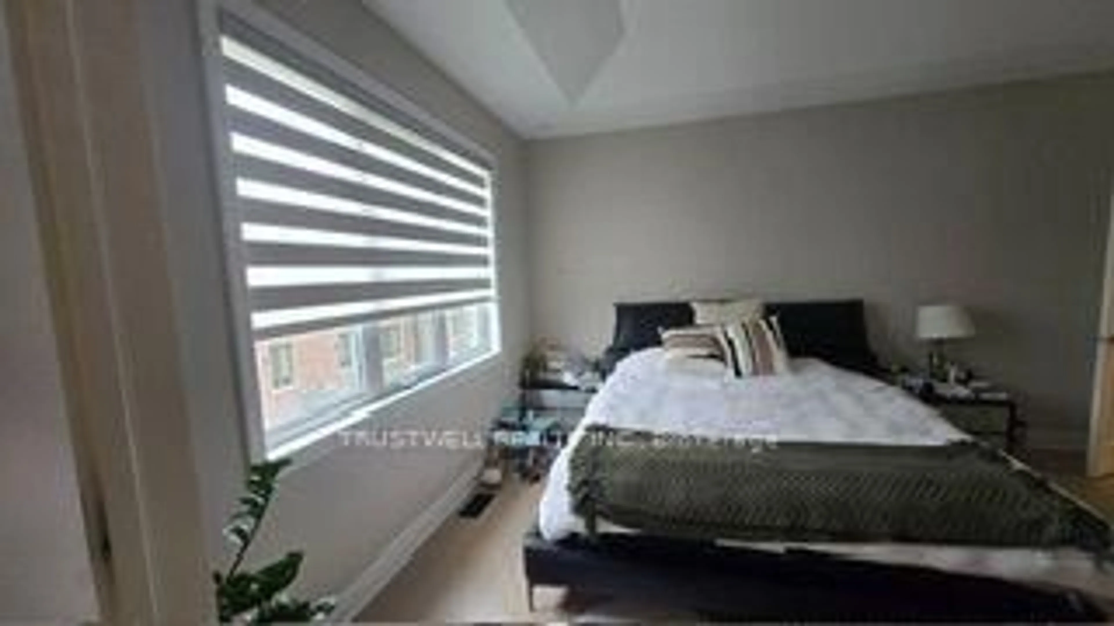 trreb/IMG-N14084710_ad5676785323bee657148765401076f6d4adc2d8ba83c8e5a57058ff96cebfe0.jpg