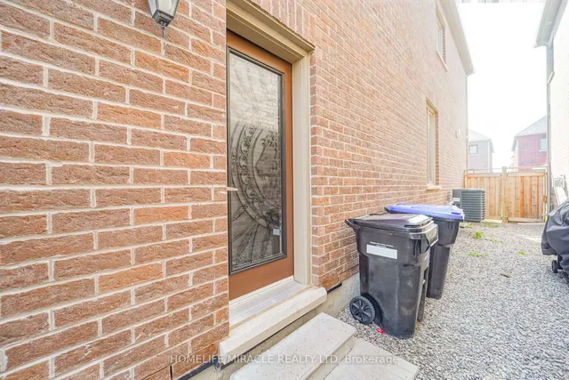 95 Scarlet Way, Bradford West Gwillimbury 2