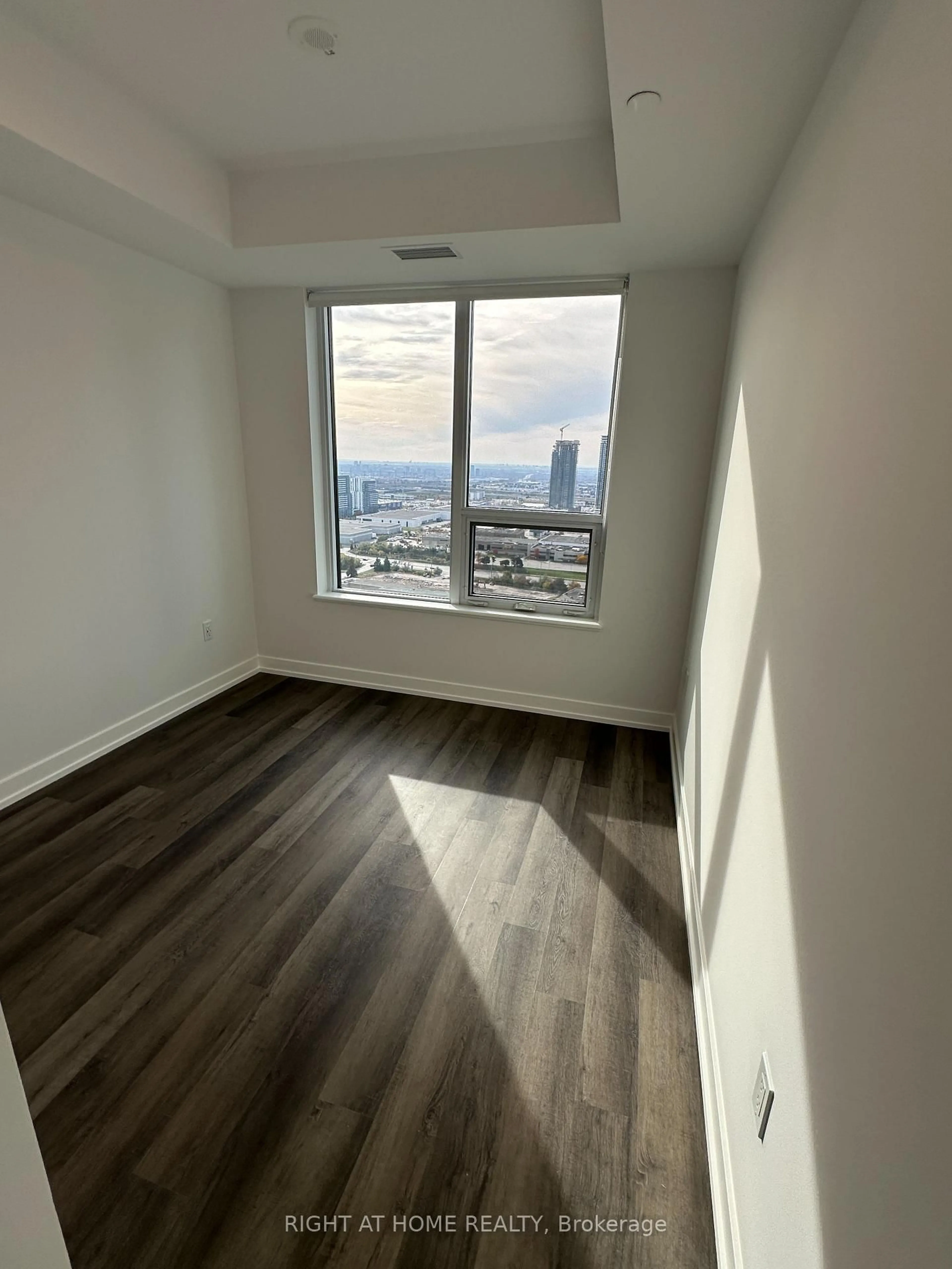 trreb/IMG-N14117054_7deafb6ec948c3c60197bf6d6f7835adefc789fbf3ec19cf33593b17b1b131fd.jpg