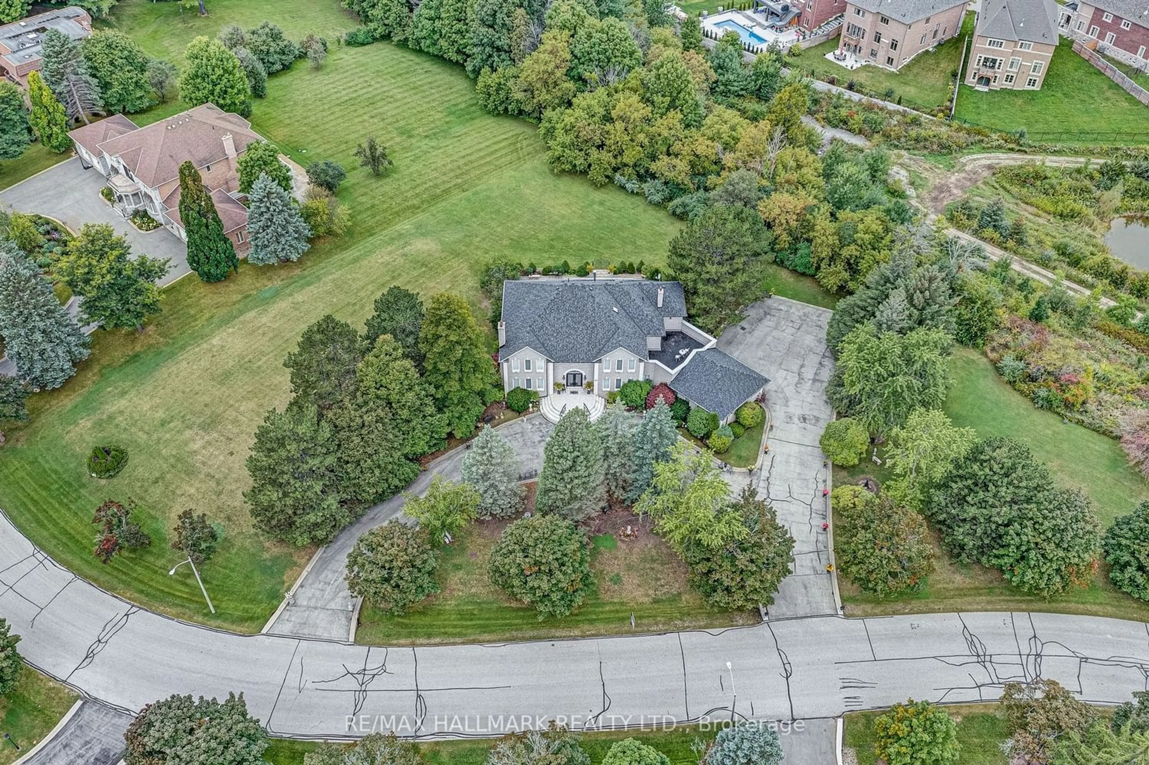 Outside view for 171 Millwood Pkwy, Vaughan Ontario L4H 4X5