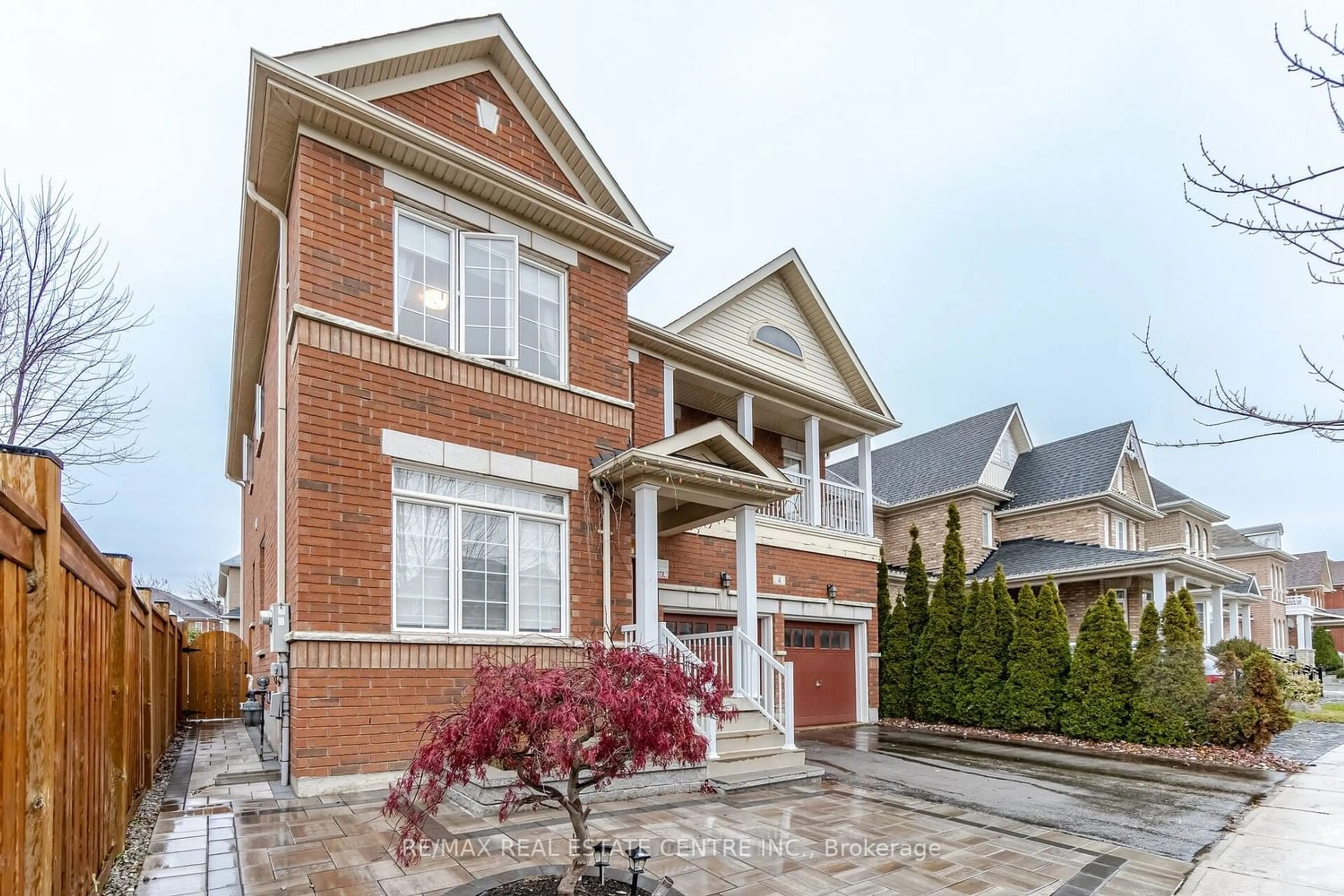 Home with brick exterior material for 4 Hawkweed Manr, Markham Ontario L6B 0E3