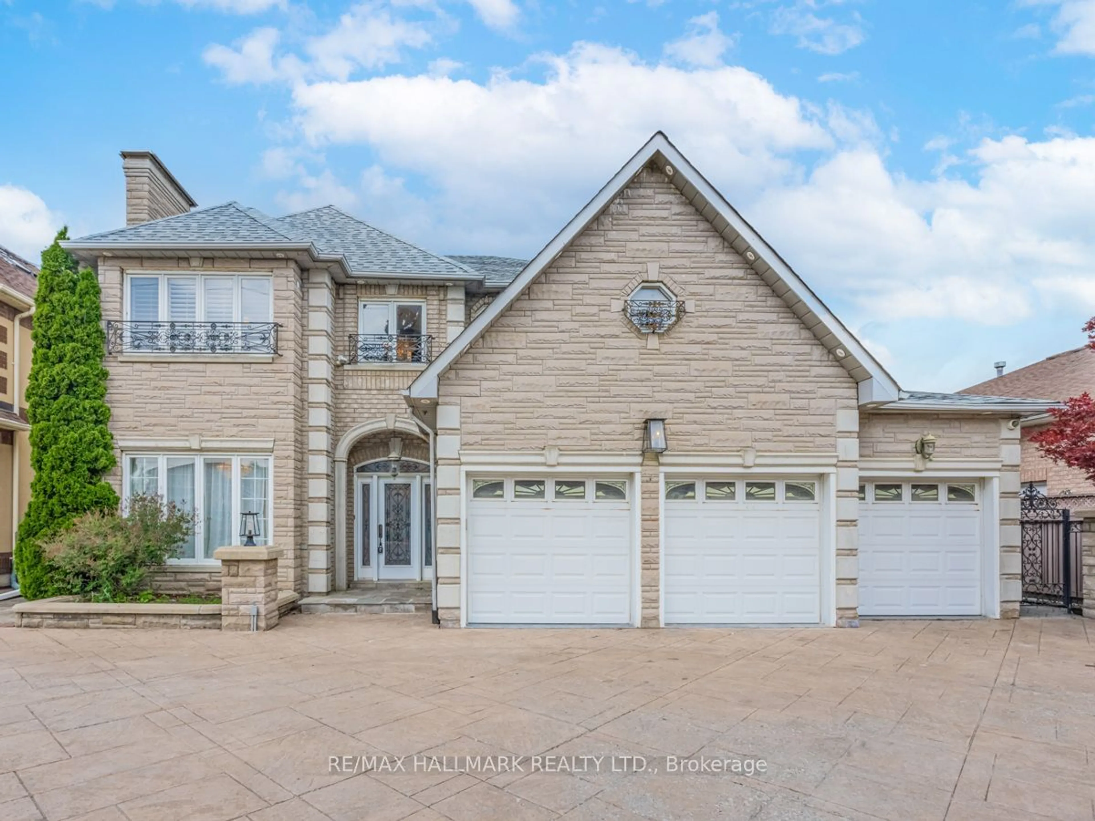 Home with stone exterior material for 138 Elgin Mills Rd, Richmond Hill Ontario L4C 4M2