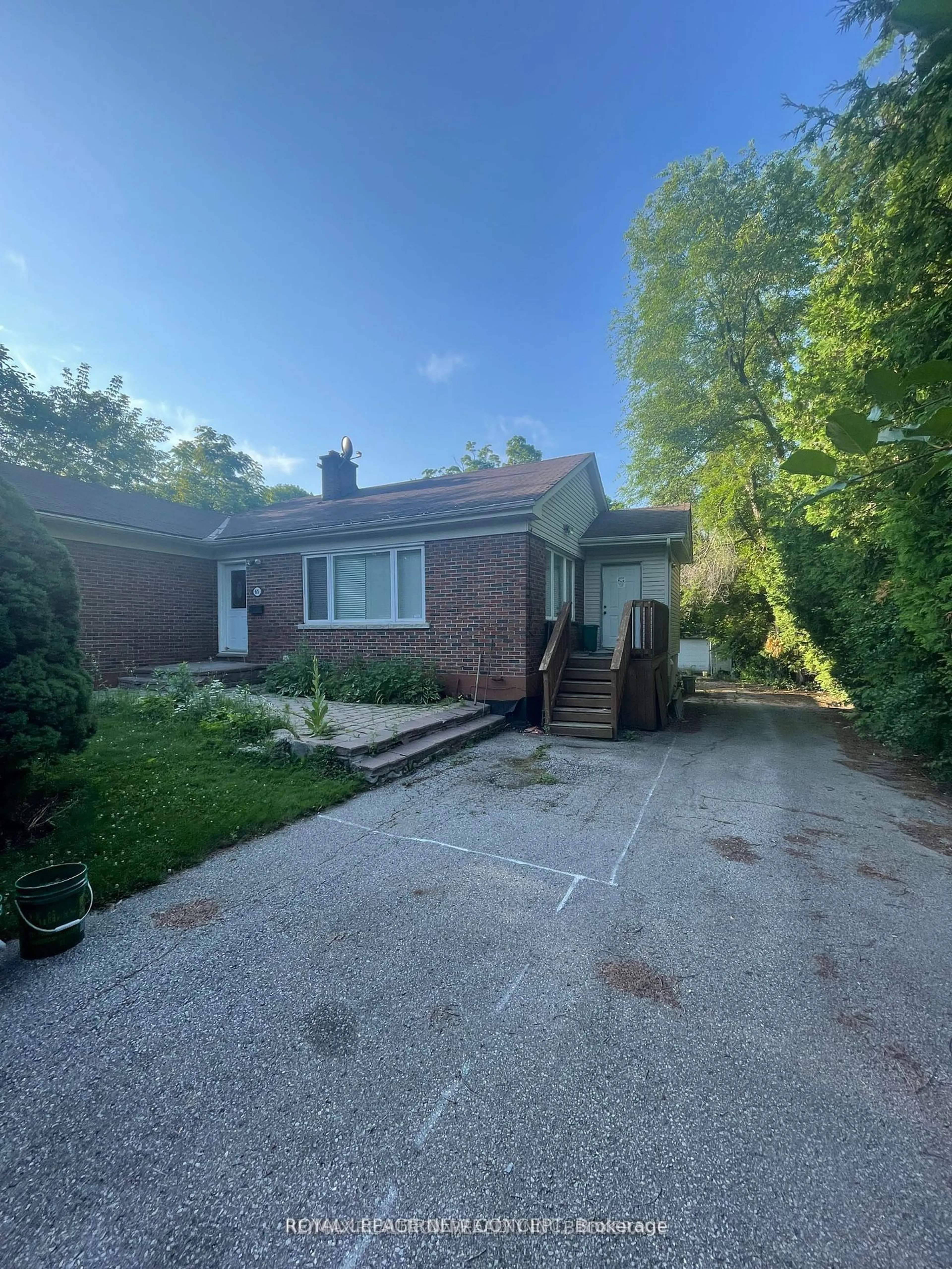 Frontside or backside of a home for 65 Park Cres, Richmond Hill Ontario L4E 3J5