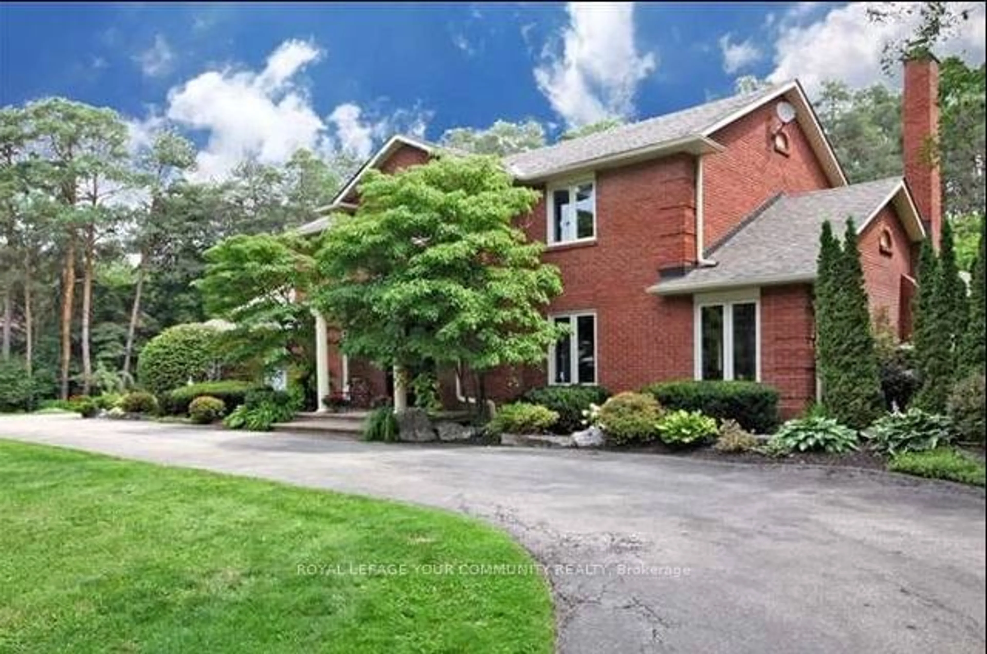 Home with brick exterior material for 52 Beaufort Hills Rd, Richmond Hill Ontario L4E 2N1