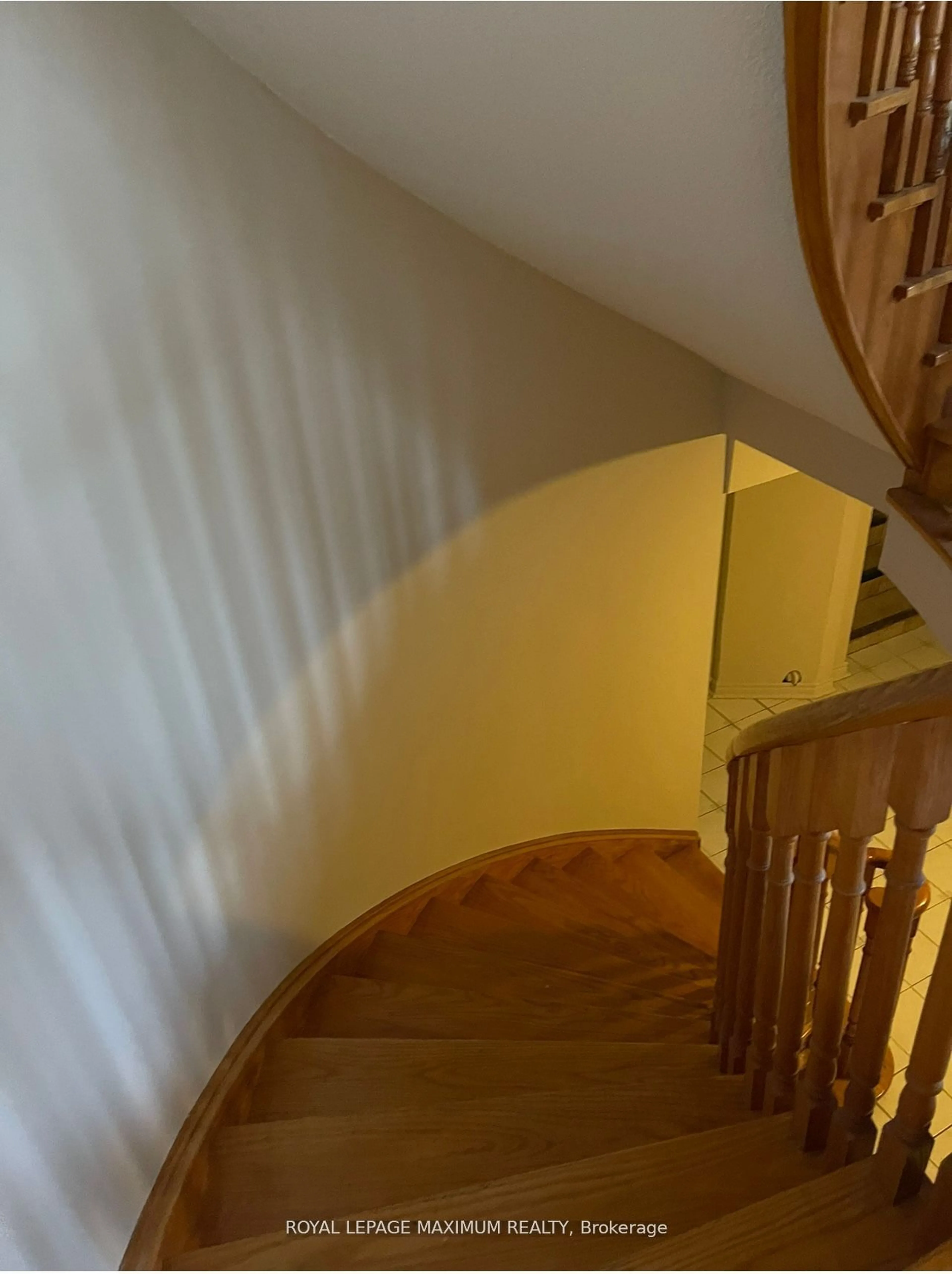 Stairs for 150 Beechnut Rd, Vaughan Ontario L4L 6T7