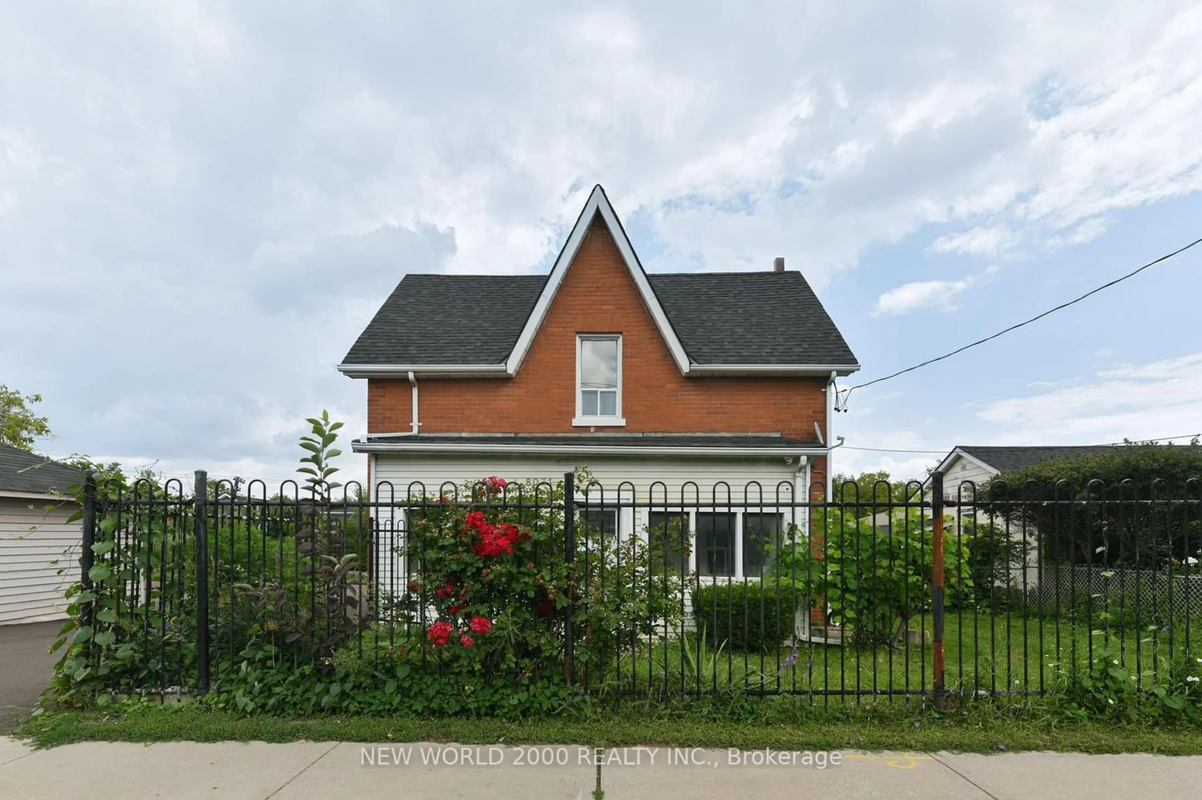 Frontside or backside of a home for 8071 Kipling Ave, Vaughan Ontario L4L 2A2
