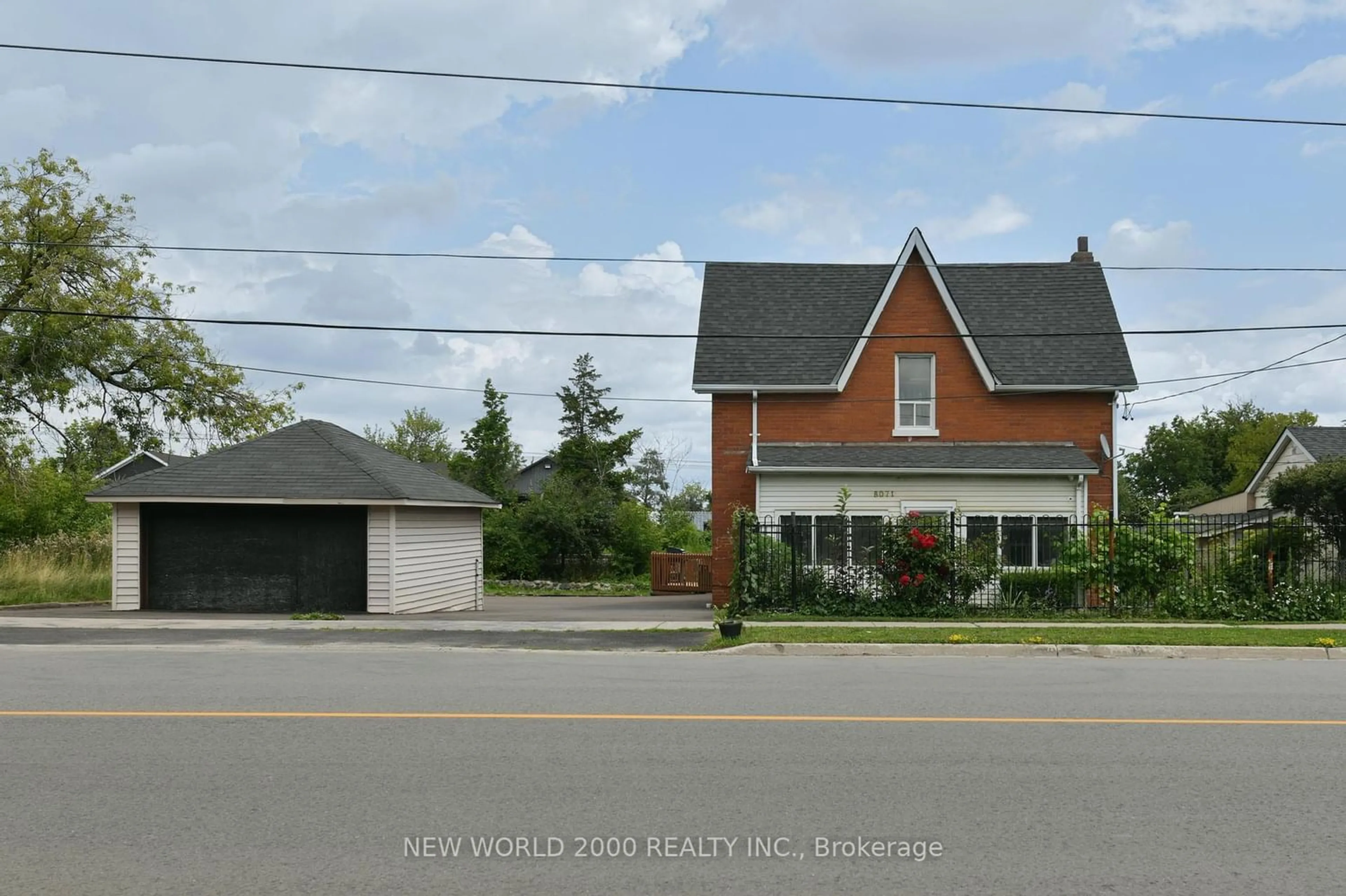 Frontside or backside of a home for 8071 Kipling Ave, Vaughan Ontario L4L 2A2