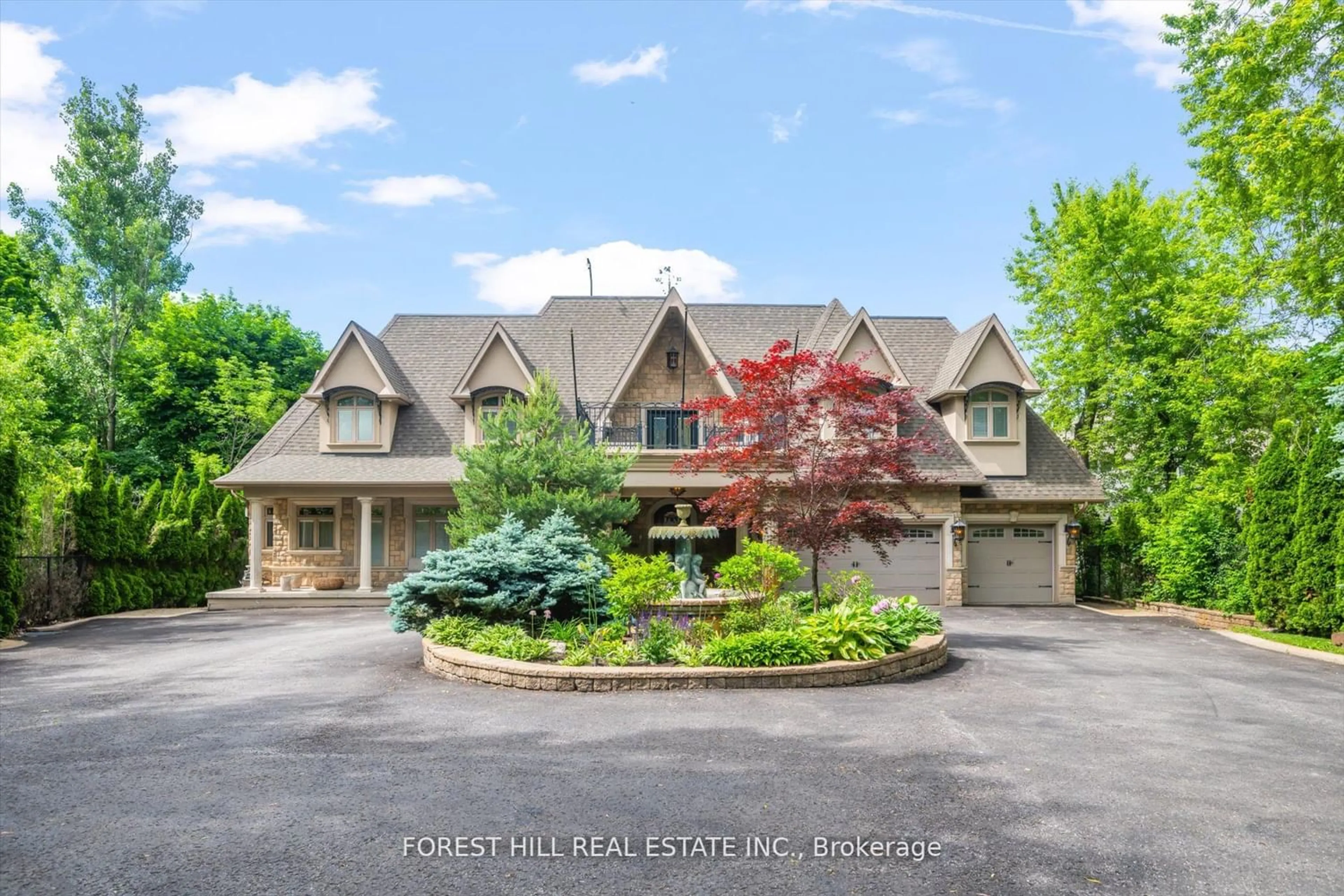 Frontside or backside of a home for 464 Sunset Beach Rd, Richmond Hill Ontario L4E 3J2