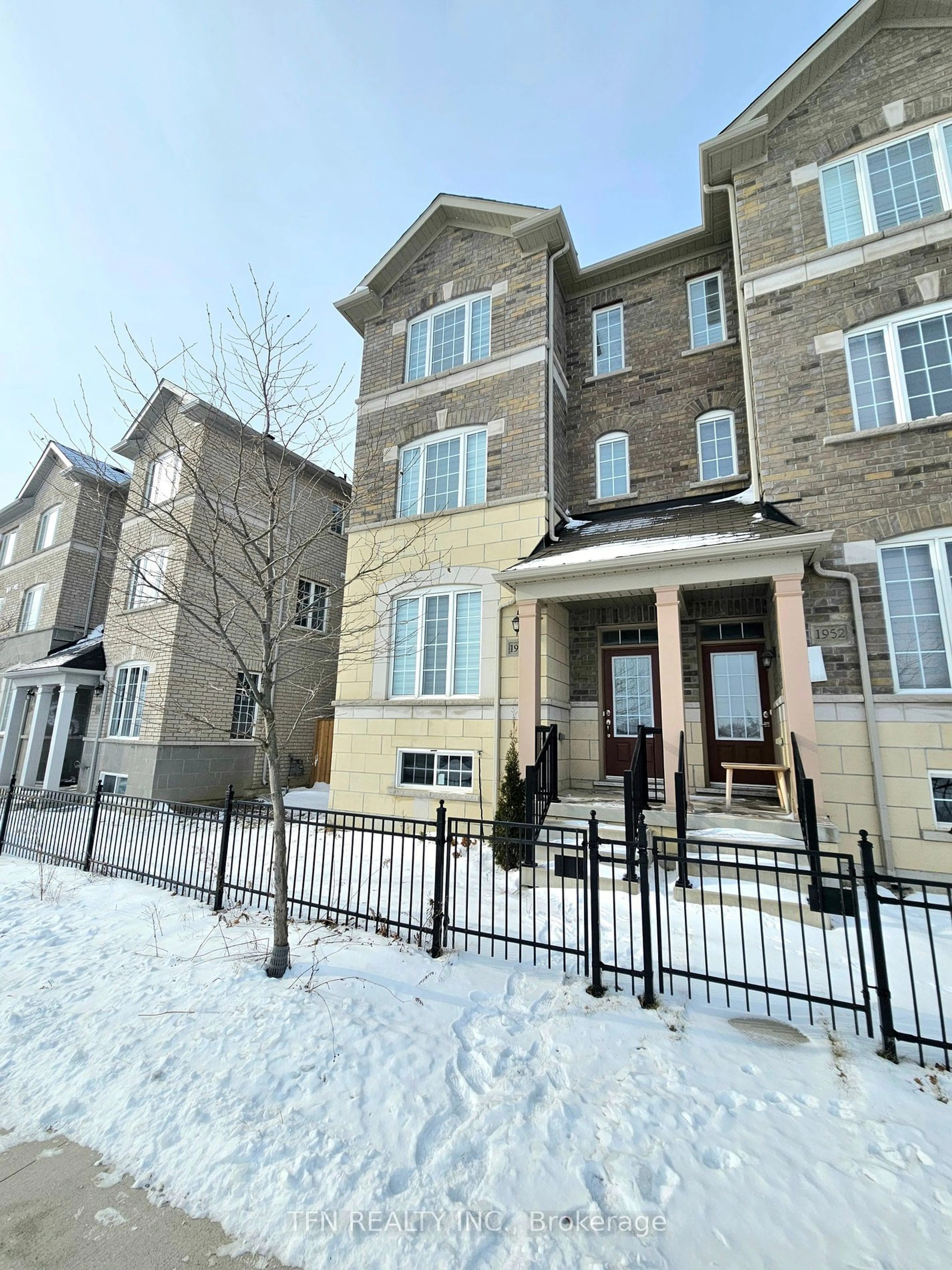 A pic from exterior of the house or condo for 1950 Donald Cousens Pkwy, Markham Ontario L6B 0V5