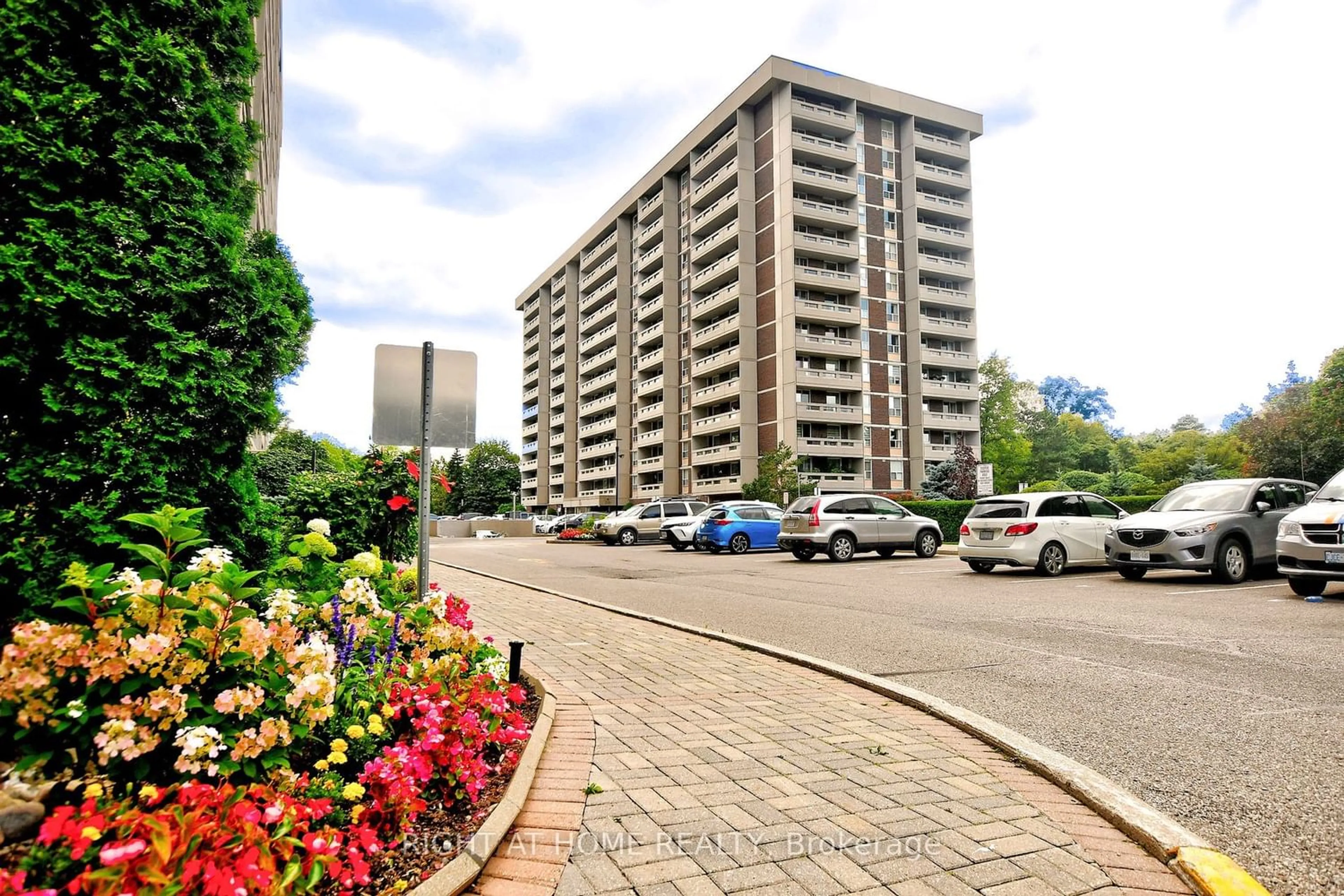A pic from exterior of the house or condo for 60 Inverlochy Blvd #806, Markham Ontario L3T 4T7