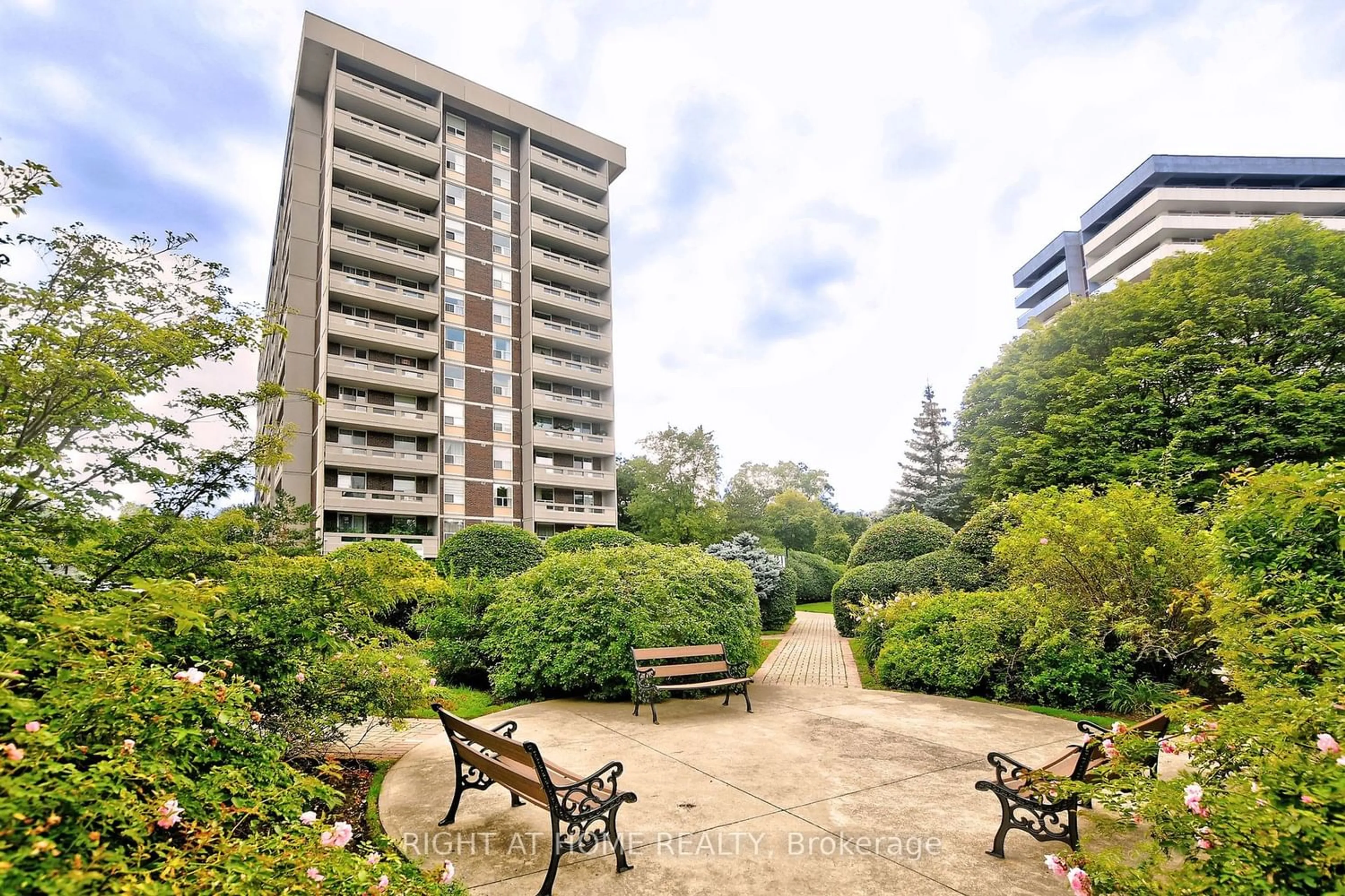 A pic from exterior of the house or condo for 60 Inverlochy Blvd #806, Markham Ontario L3T 4T7