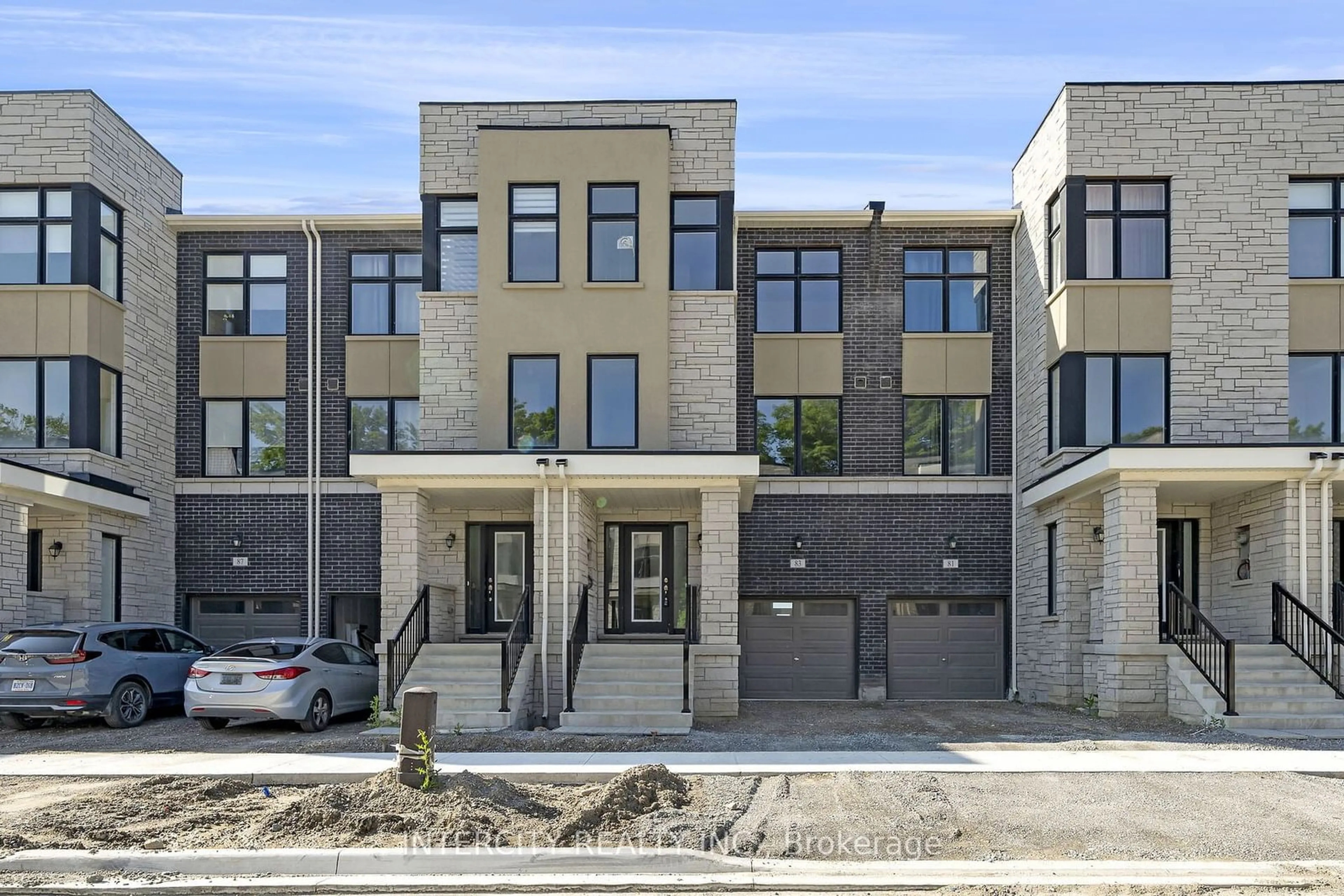 A pic from exterior of the house or condo for 83 Puisaya Dr, Richmond Hill Ontario L4E 1A2