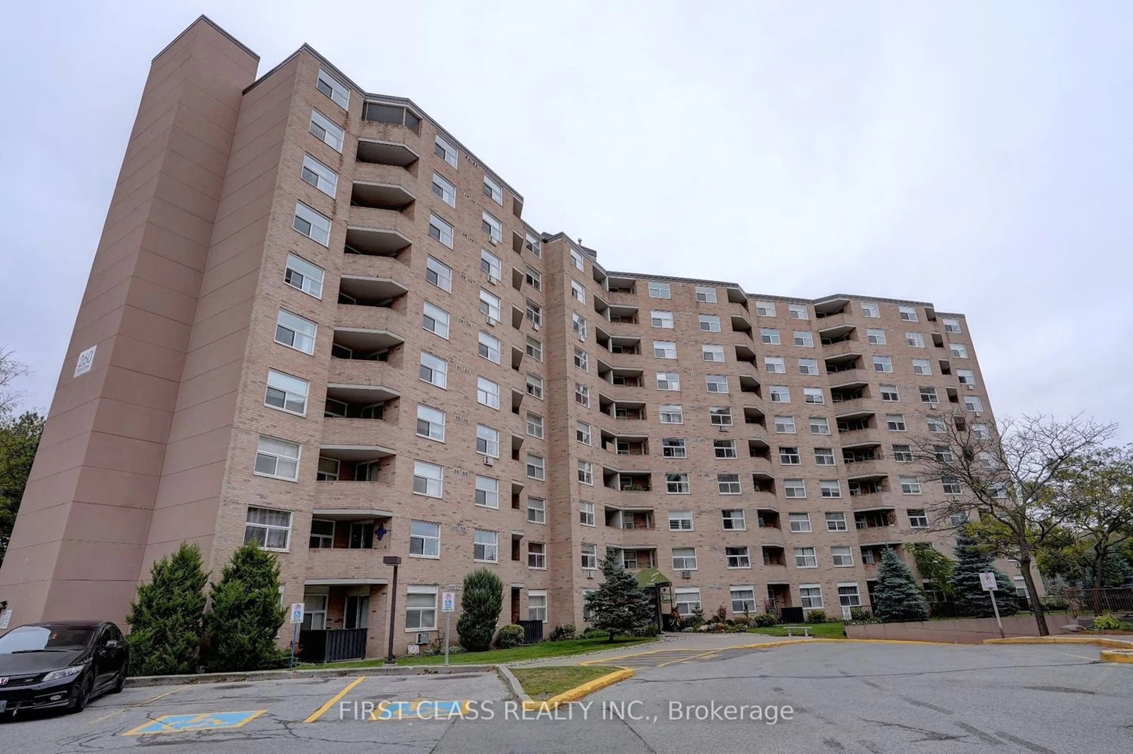 A pic from exterior of the house or condo for 260 Davis Dr #812, Newmarket Ontario L3Y 7C3