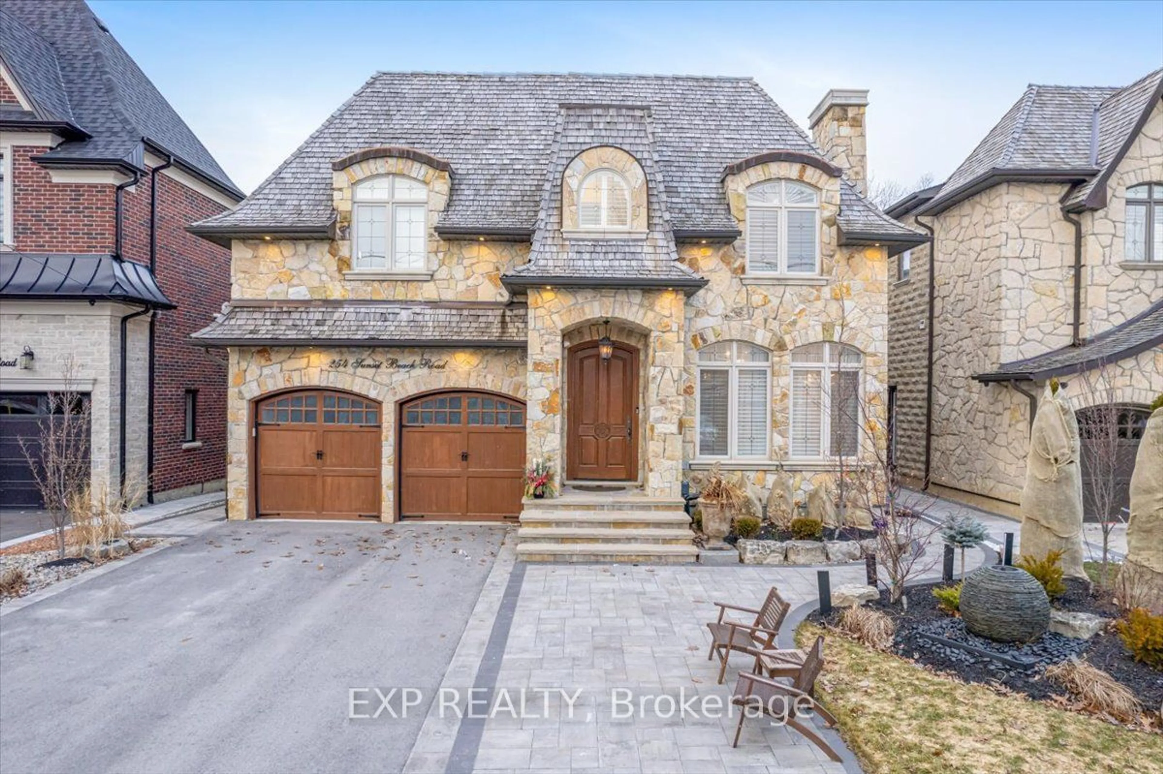 Home with stone exterior material for 254 Sunset Beach Rd, Richmond Hill Ontario L4E 3H3
