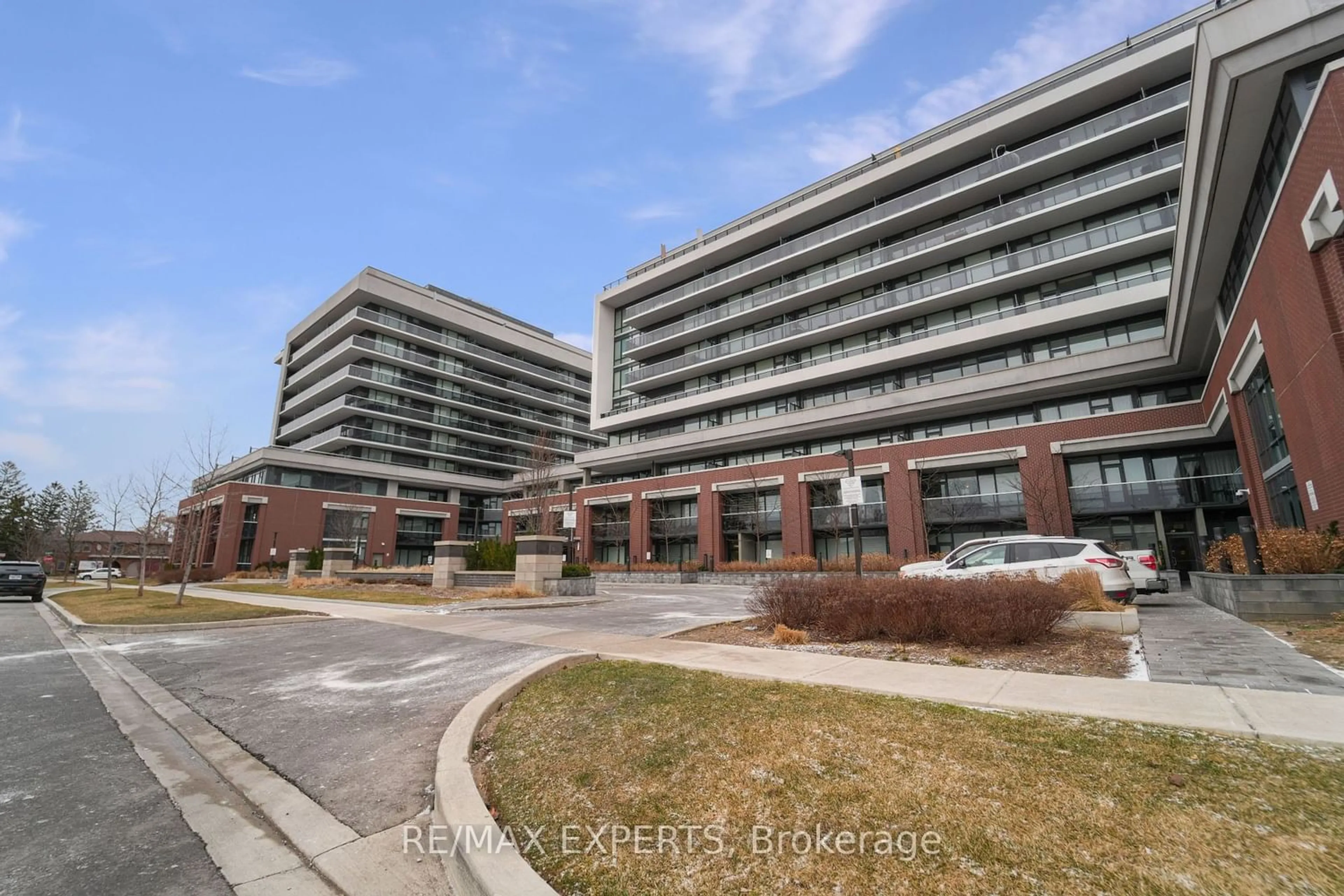 A pic from exterior of the house or condo for 4800 Highway 7 Rd #116, Vaughan Ontario L4L 1H8