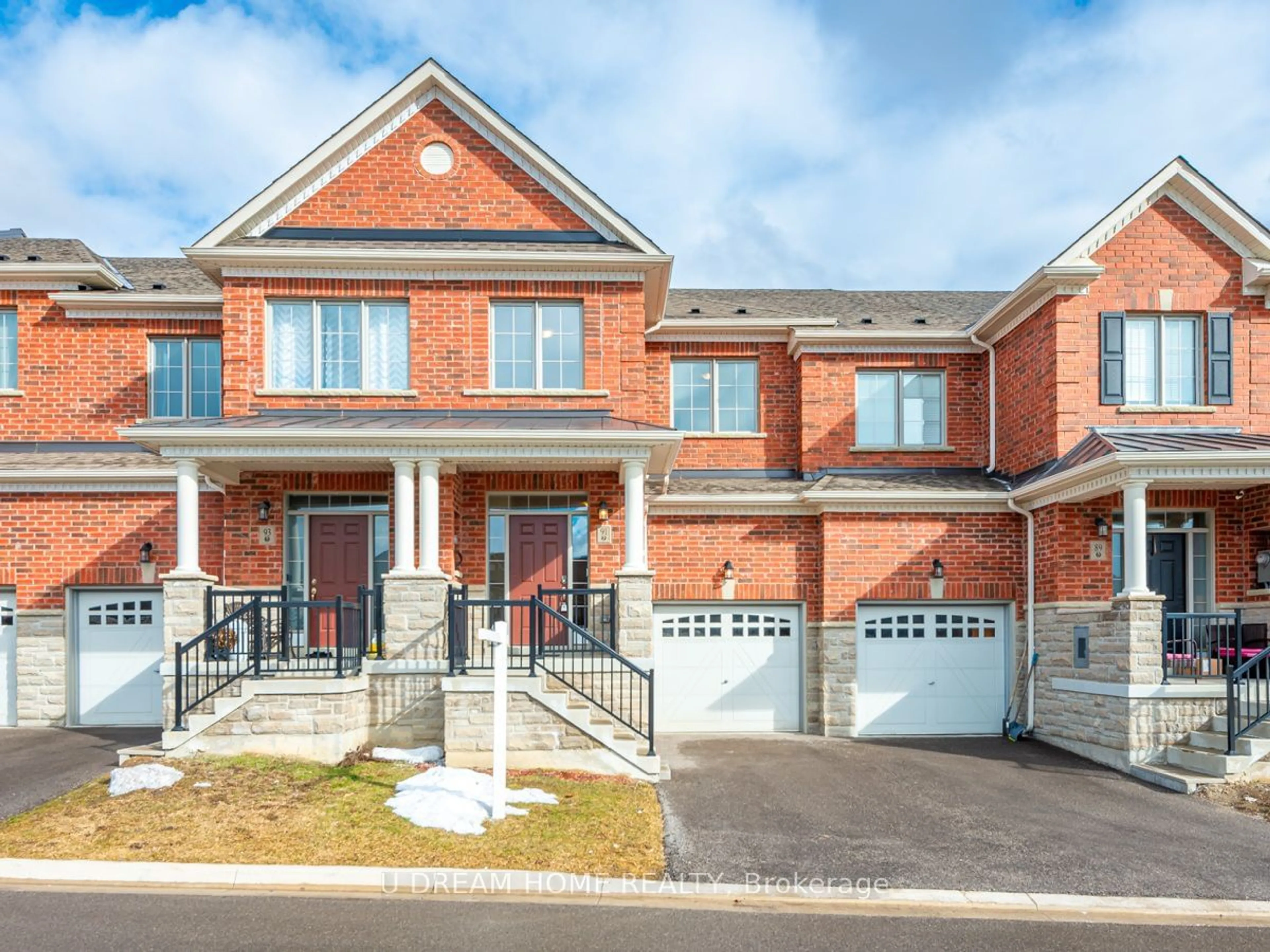 Home with stone exterior material for 91 Thornapple Lane, Richmond Hill Ontario L4E 1E7