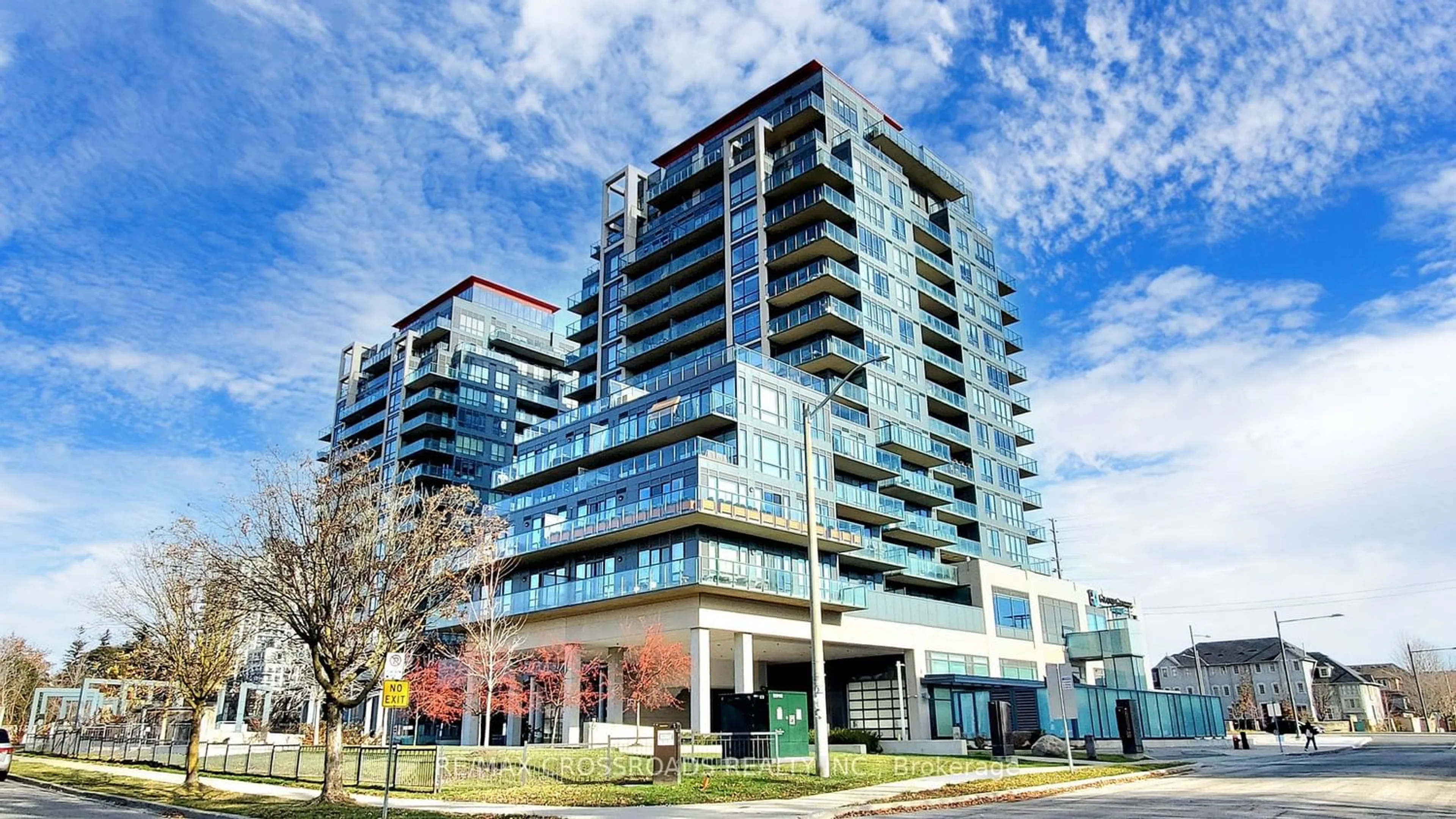 A pic from exterior of the house or condo for 9088 Yonge St #808, Richmond Hill Ontario L4C 0Z1