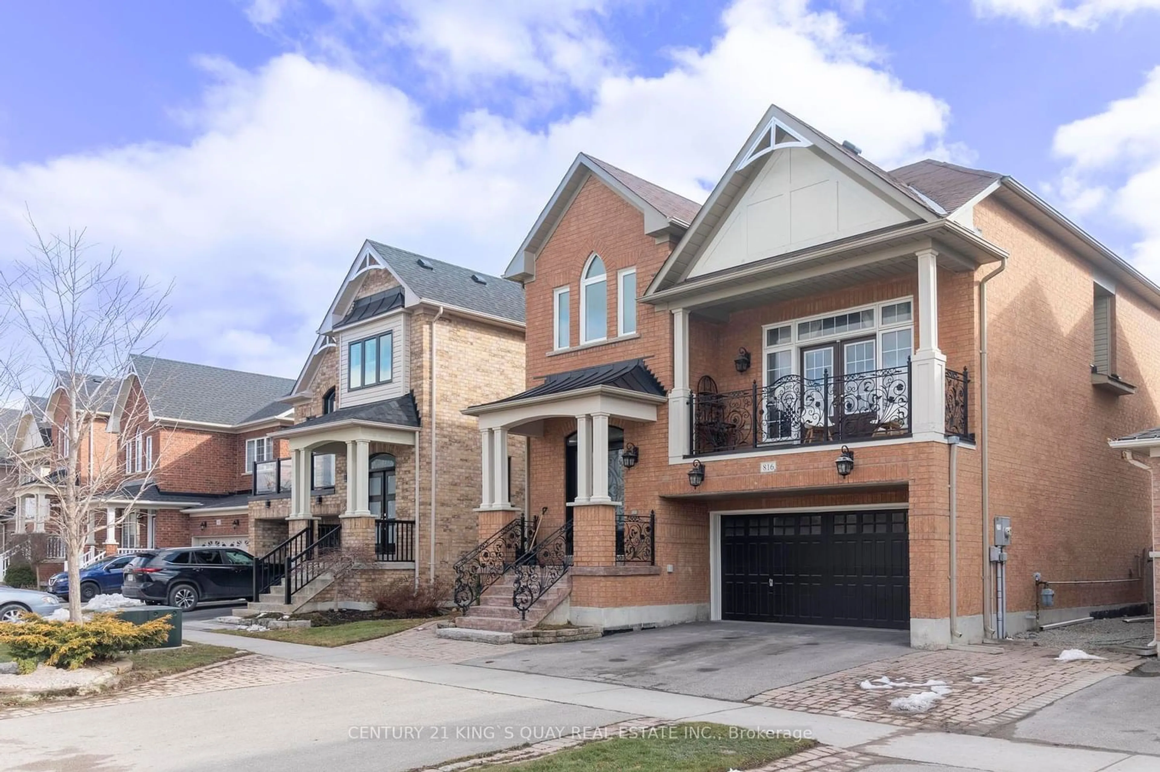 Home with brick exterior material for 816 Millard St, Whitchurch-Stouffville Ontario L4A 0B6