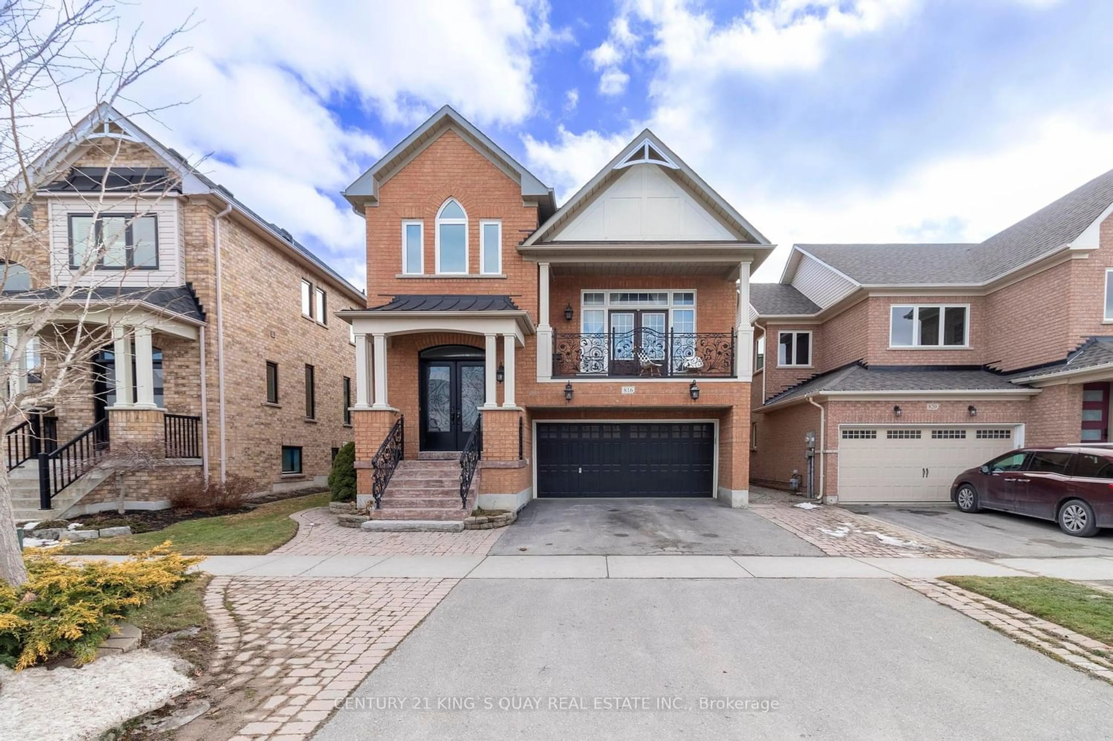 Home with brick exterior material for 816 Millard St, Whitchurch-Stouffville Ontario L4A 0B6
