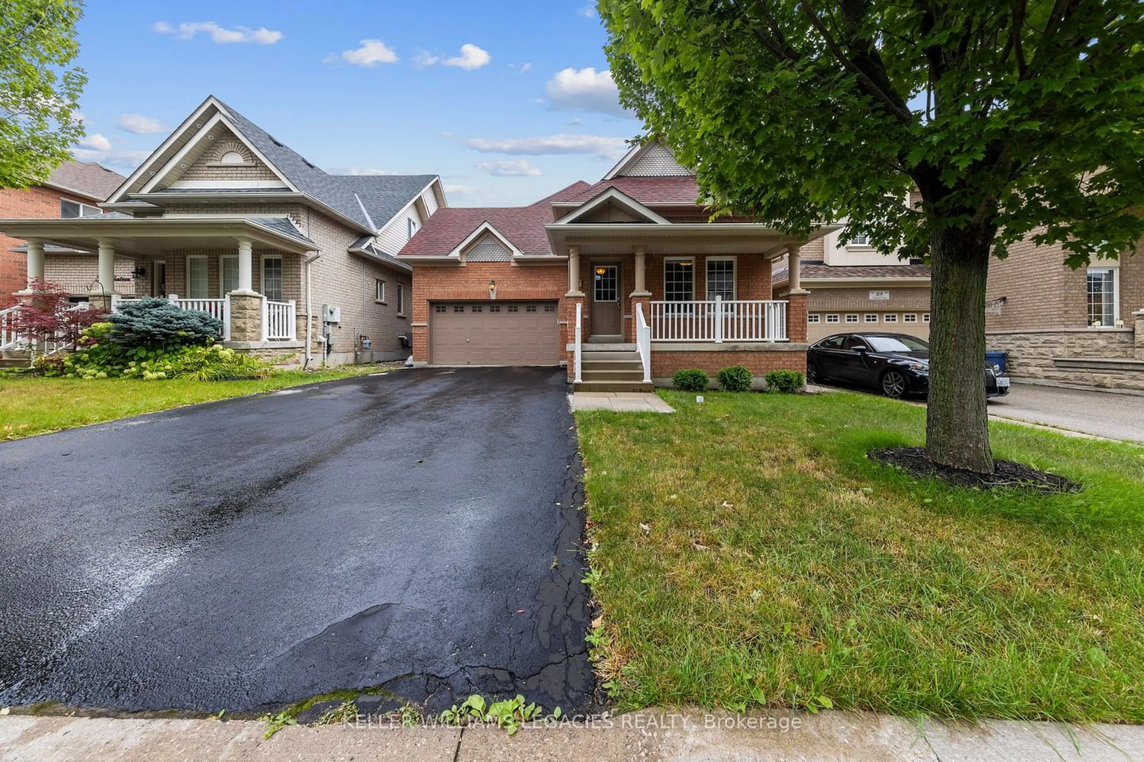 Frontside or backside of a home for 93 Chateau Dr, Vaughan Ontario L4H 3B3